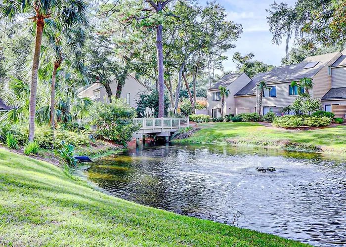 Hotel near College: Heritage Villas 2229